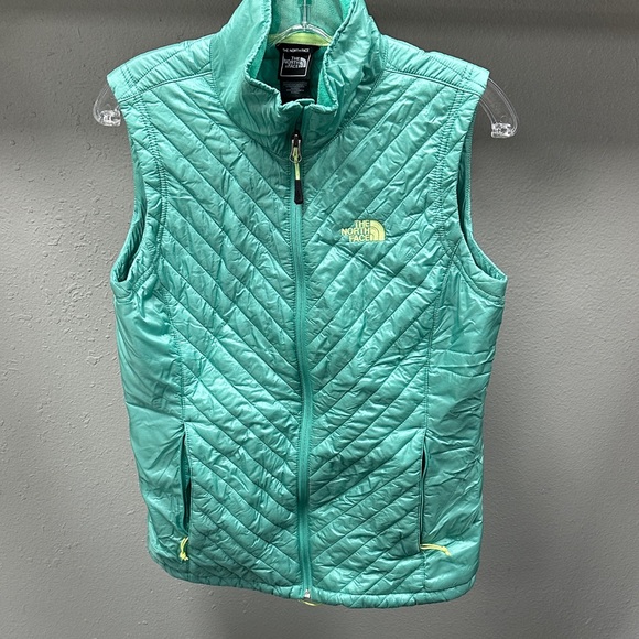 The North Face Jackets & Blazers - The North Face Aqua Quilted Vest